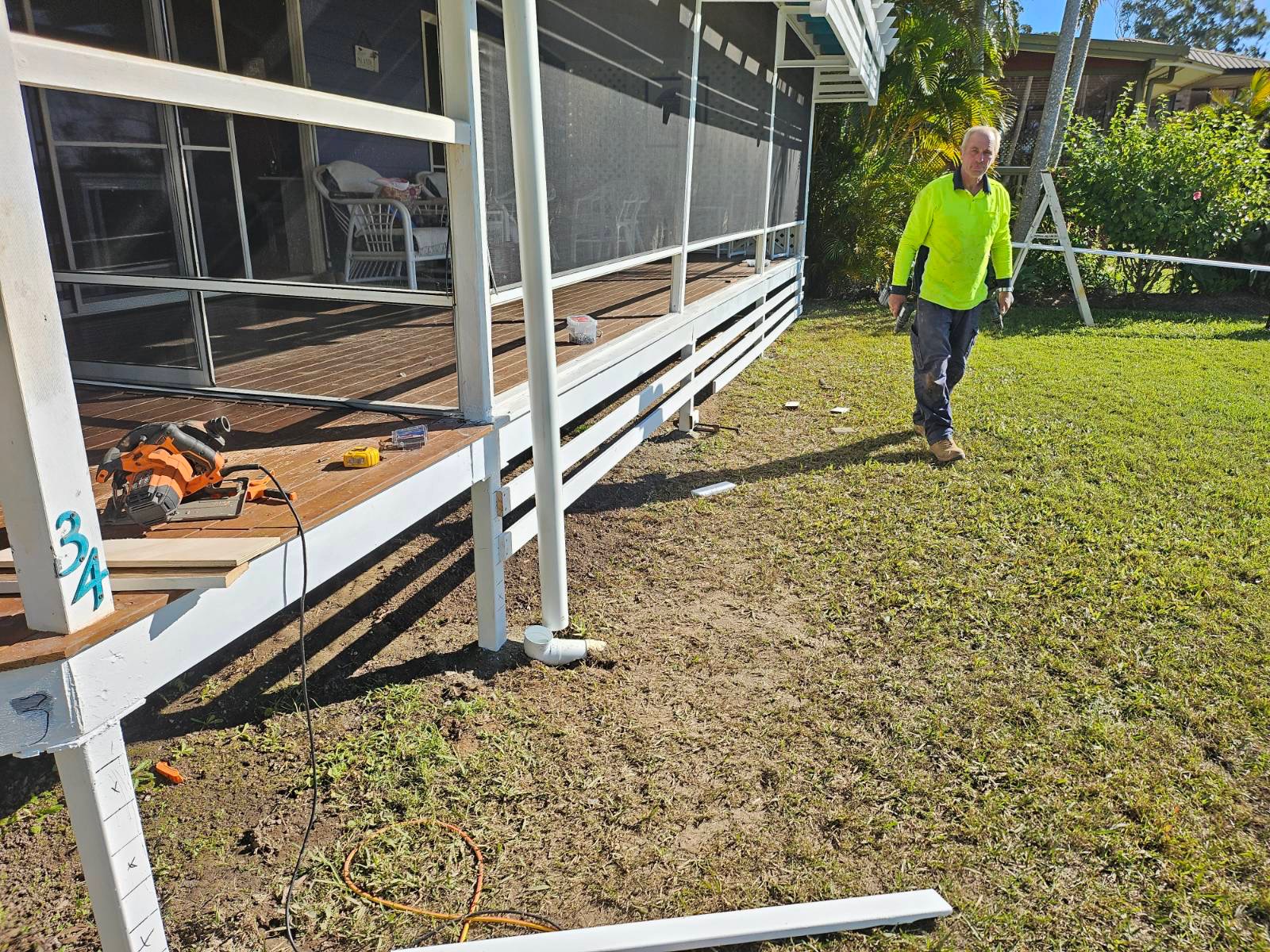 Fencing and property improvements on Macleay Island